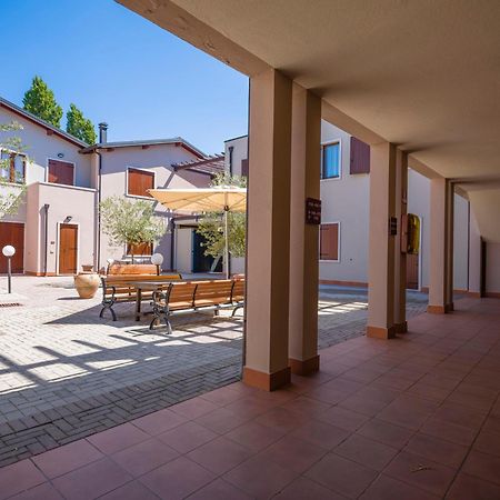 Apartment In Peschiera Del Garda 22085 Exteriör bild