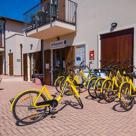 Apartment In Peschiera Del Garda 22085 Exteriör bild