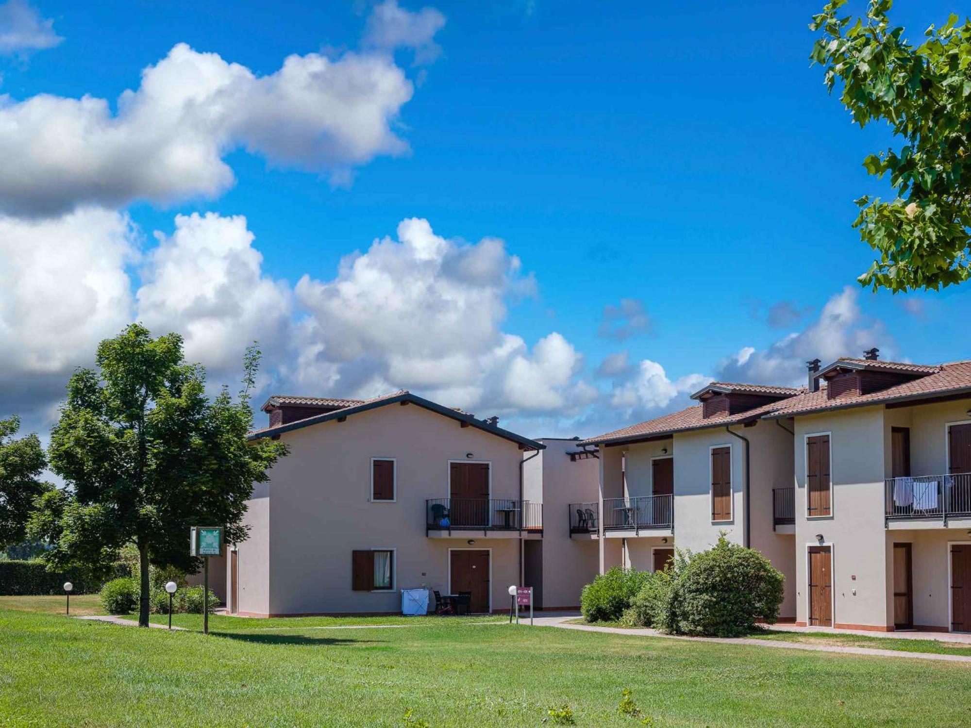 Apartment In Peschiera Del Garda 22085 Exteriör bild